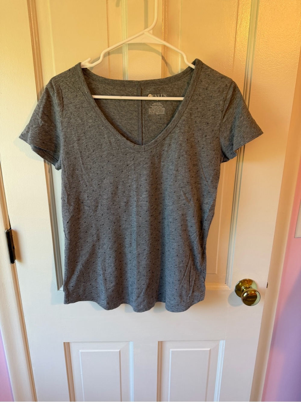 STYLUS Women's Gray Short Sleeve V-Neck Tee with Subtle Dot Texture